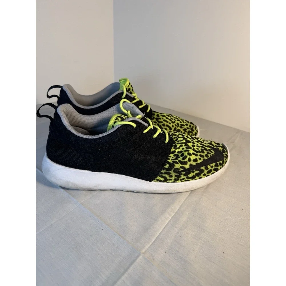 Size 11 - Nike Rosherun FB Leopard